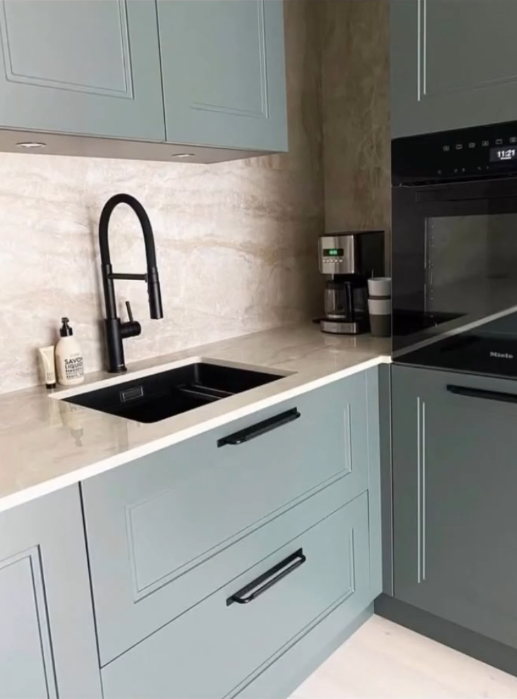 Kitchen sink, Shaker cabinets and tile backsplash renovation in Palm Beach Gardens