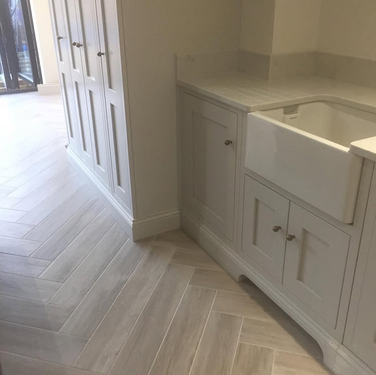 Kitchen countertop, backsplash and sink installation in Palm Beach County